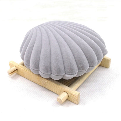 Shell-Shaped Velvet Jewelry Box