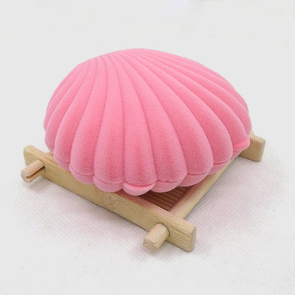 Shell-Shaped Velvet Jewelry Box