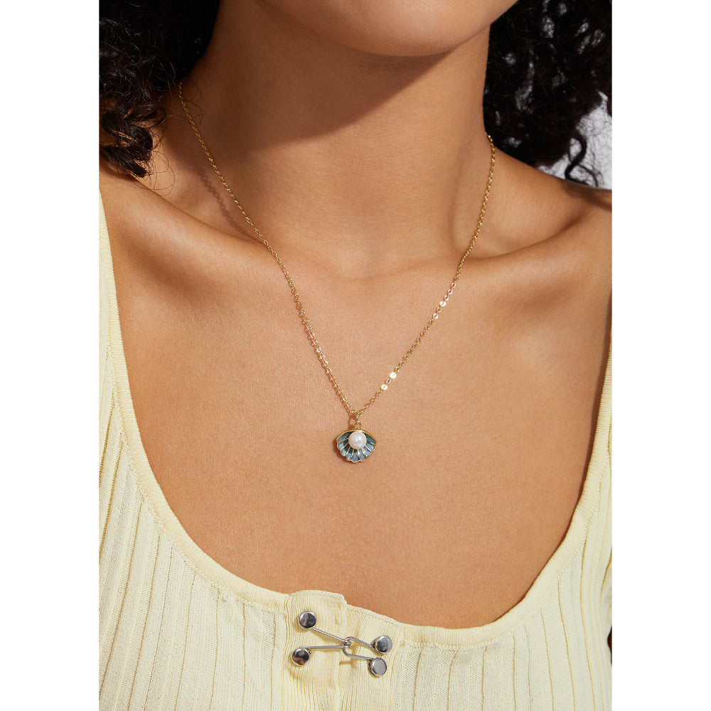 Summer Adjustable Gold Enamel Scallop Pendant Necklace